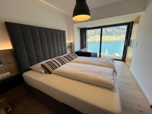 Double Room with Balcony and Lake View