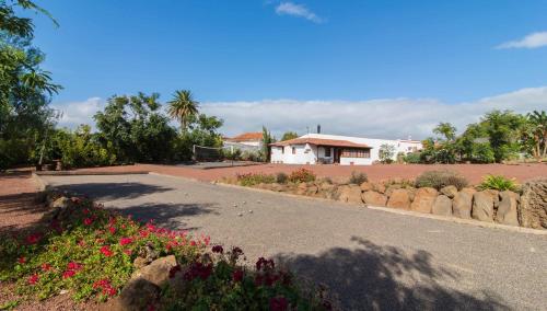 Finca El Picacho Apartments in the countryside 2 Km from the beach - main image