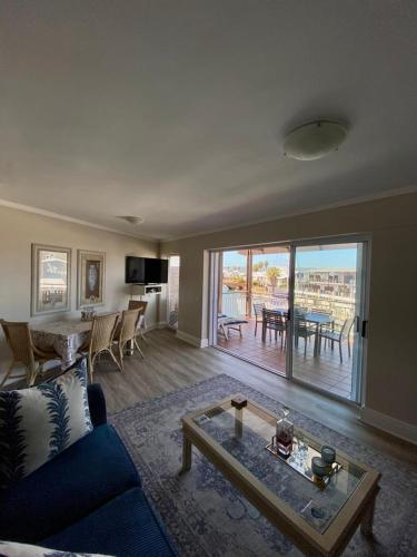18 Quay West Waterfront- Family Apartments - image 2