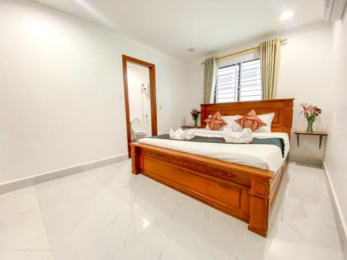 Standard Double Room image 3