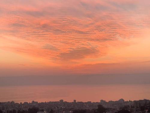 Sea of Galilee Tiberius apartment with panoramic sea view – khách sạn tại Upper Tiberias