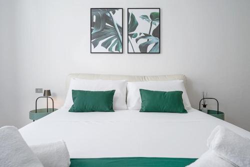 [CITY CENTER-DESIGN ATTIC] Penthouse with Private Terrace, Milan