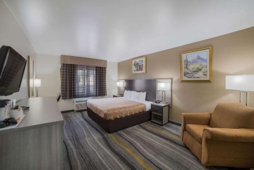 Quality Inn and Suites Goodyear