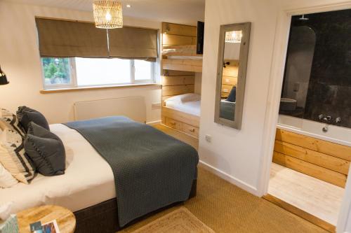 The Victoria - image 9