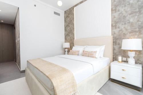 ON OFF HH- CREEK HARBOUR-Lavish Parisian 2 BR - image 2
