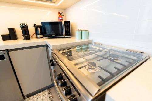 ON OFF HH- CREEK HARBOUR-Lavish Parisian 2 BR - image 9