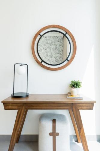ON OFF HH- CREEK HARBOUR-Lavish Parisian 2 BR - image 10