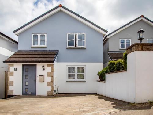 New Detached 3 Bed Luxe House on Exclusive Private Estate Close to Coast . Sleeps 6