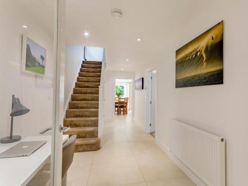 New Detached 3 Bed Luxe House on Exclusive Private Estate Close to Coast . Sleeps 6