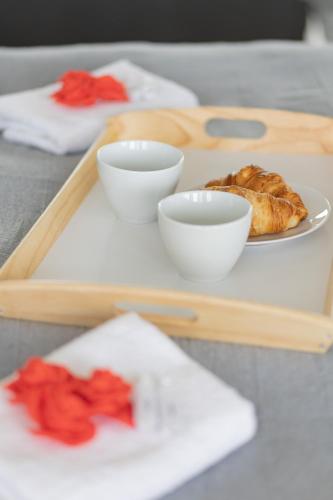 Apartments The View by Renters - main image