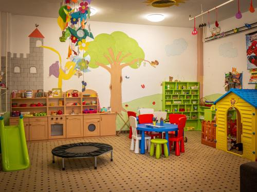 あそび場, ハンゲスト ホテル エルケル ドゥレール (Hunguest Hotel Erkel - Durer) in ジュラ