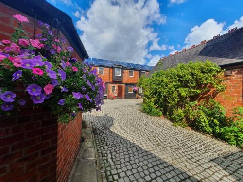 Tennyson Retreat, Lincoln