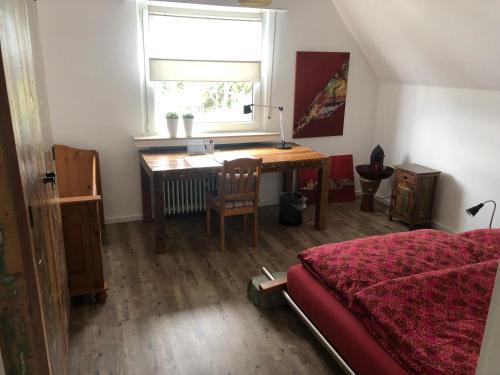 Bel Art Etage mit großem Parkplatz in Haan