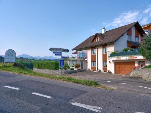 Ruhige Zimmer im Grünen und Studio im Naherholungsgebiet in Sigigen, Schweiz