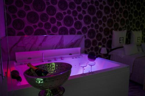 Hot tub, EF Luxury Living in Paolisi