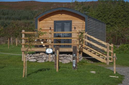 The Buzzard - 6 Person Luxury Glamping Cabin