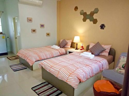 2 twin beds