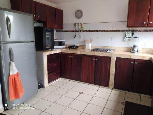 Conjunto vacacional Cocomar-Casa 6-4h in Kodžimjesa