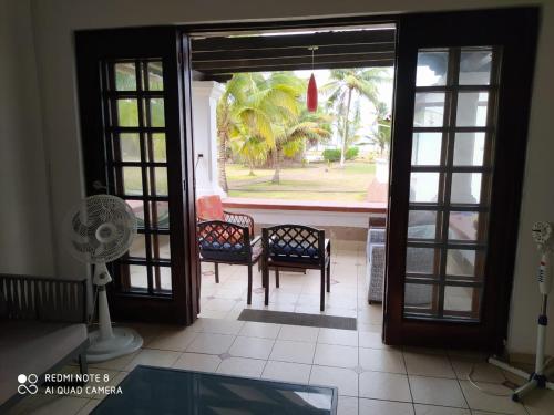 Conjunto vacacional Cocomar-Casa 6-5h in Kodžimjesa