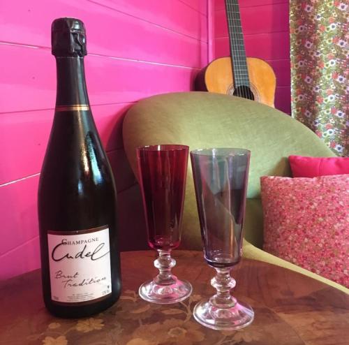 Roulotte Insolite avec terrasse proche Paris