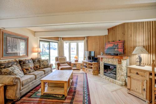 Gold Camp Gold Strike Condo - On Shuttle Route in Breckenridge, USA