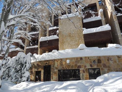 . Faraya Village Club