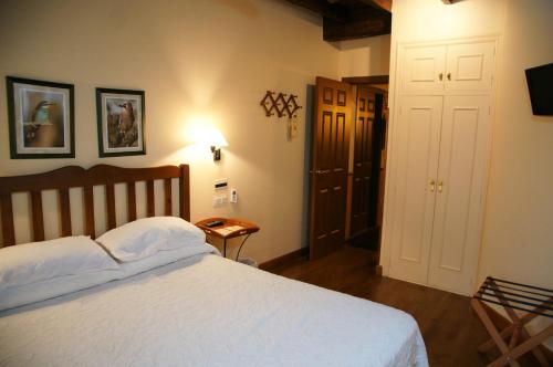 Hotel Rural Irigoienea Room Type - Economy Double Room Hotel Rural Irigoienea Room Type - Economy Double Room
