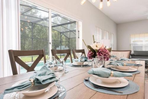 Home With Private Pool & Activities Near Disney! - image 2