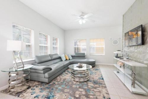 Home With Private Pool & Activities Near Disney! - image 11
