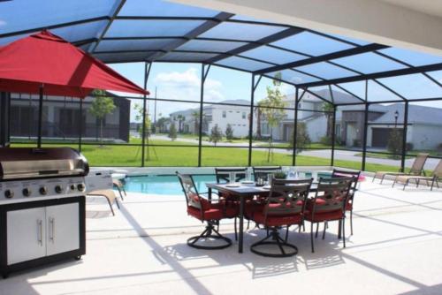 Lovely 6B Home with Private Pool & Spa Near Disney - image 11