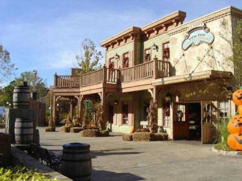 #2BR Cozy Villa - Mins to Historic STM Amusement Park! - image 13