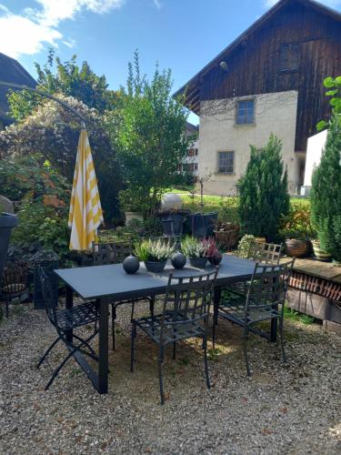 Airport Zürich Elwiras B & B (Airport Zurich Elwiras B & B) in 比拉赫