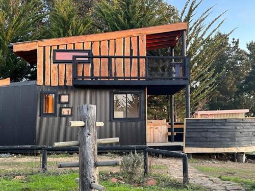 . Preciosa mini-casa-bote bien ubicada y linda vista