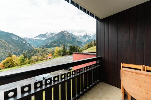 Nice Studio with balcony ski-in ski-out chairlift 5 mins walk