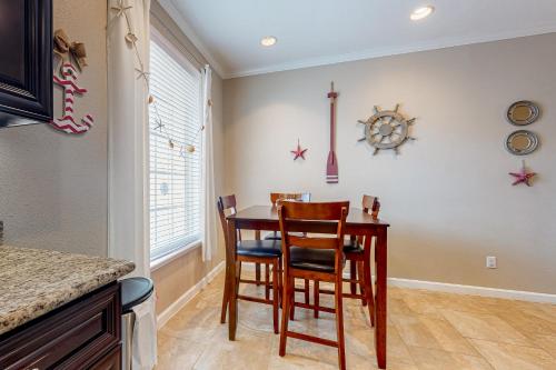 Dawn Condominiums Escape the Dawn in Galveston, USA