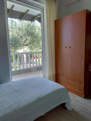 O&A By the Sea, Polykhrono (foto 4)