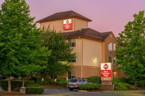 Best Western Plus Park Place Inn & Suites