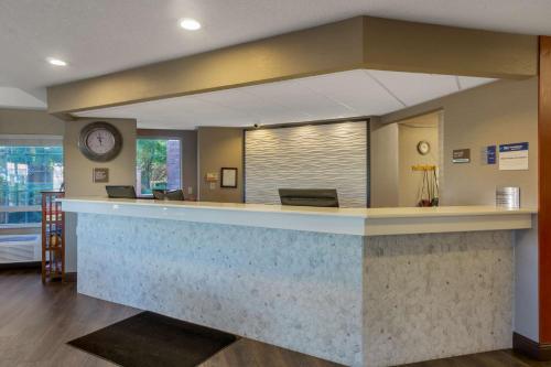 Best Western Plus Park Place Inn & Suites