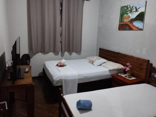 1 double bed, 1 twin bed