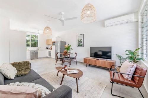 'Botanica Bonita' A Stylish Nightcliff Hideaway