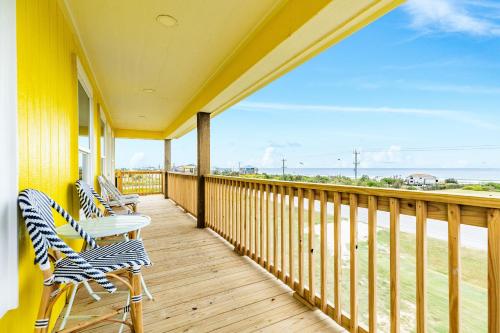 Yellow Daisy by the Sea in Crystal Beach, USA