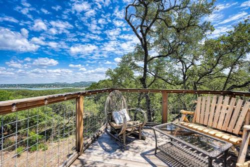 Rock Hm w/ an LakeView Sunset Cruise Available! in Canyon Lake, USA