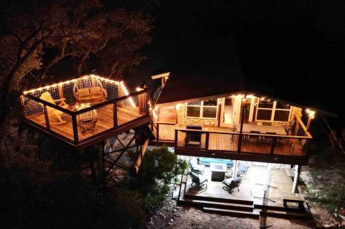 Rock Hm w/ an LakeView Sunset Cruise Available! in Canyon Lake, USA