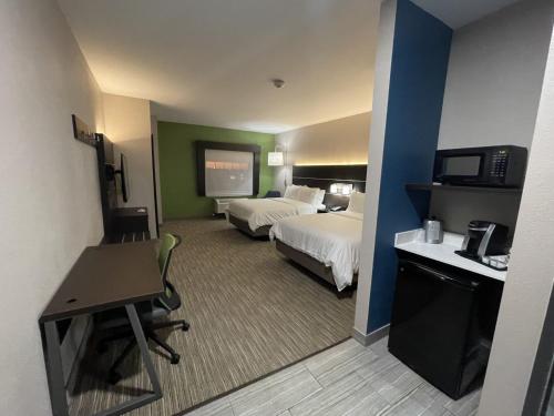 Holiday Inn Express Hotel and Suites Ada, an IHG Hotel