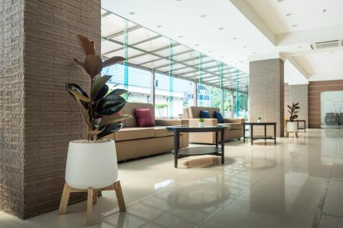 Mayflower Grand Hotel Korat7