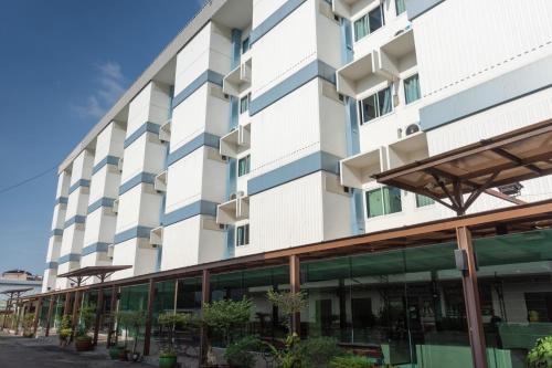 Mayflower Grand Hotel Korat14