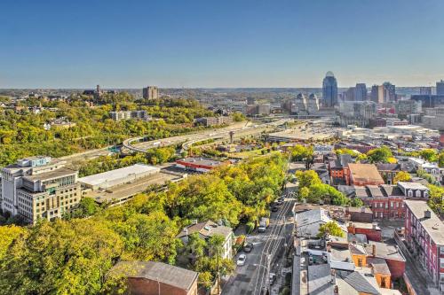 Beautiful Historic Cincy Home Walk to OTR! in Cincinnati, USA