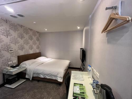 Hotel Puri Ximen Branch - Tap to explore photos