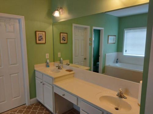 Beautiful spacious 5 Bedroom home in Dacula, USA