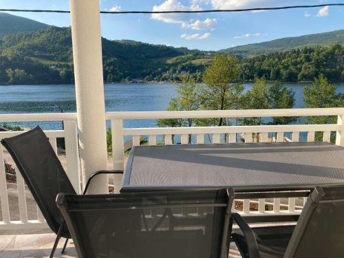 Villa Pliva Lake Jajce – khách sạn tại Jajce